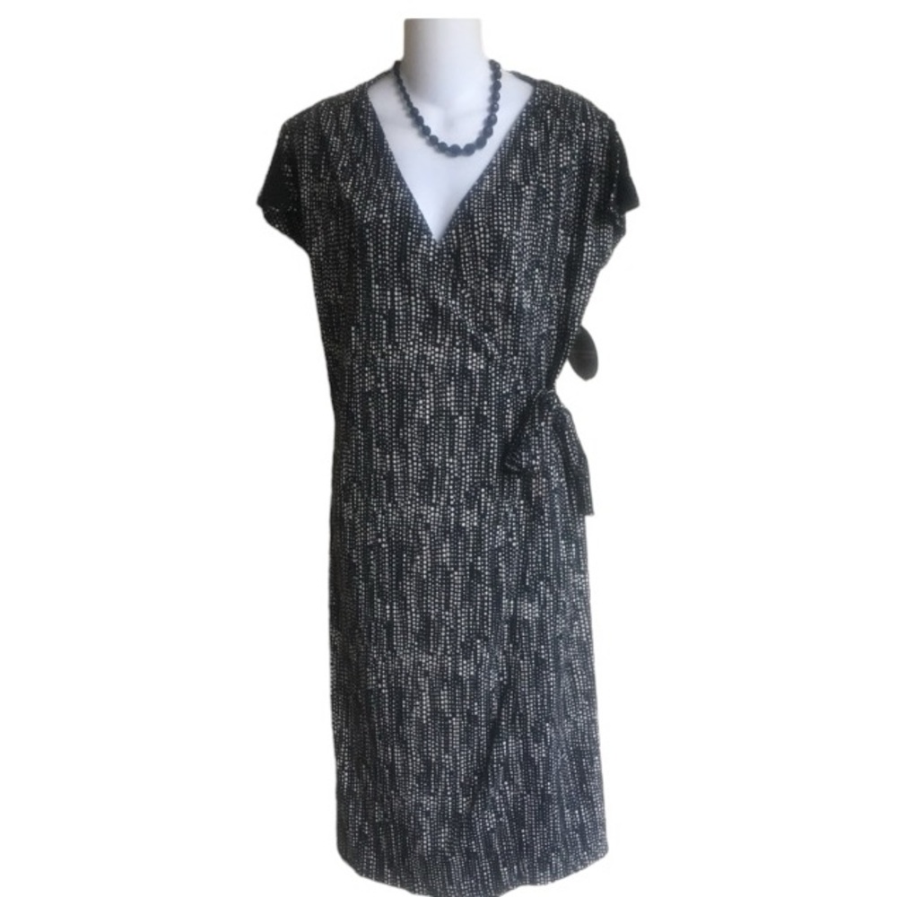 Valerie Stevens NWT Wrap Dress Black Ivory Dots Size Medium
